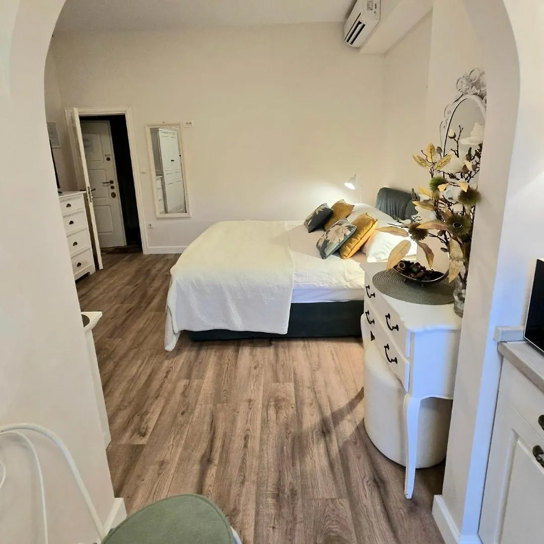 Apartments Suzy Split