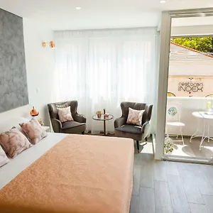 Rose Gold & With Balcony Gasthof
